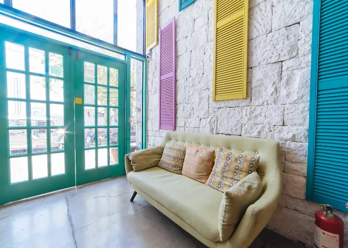 Reddoorz Plus At Bgc Near St Lukes Makati City