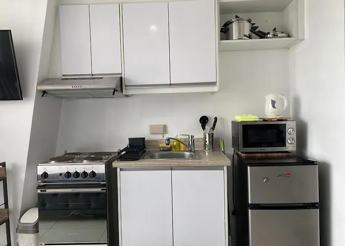 Boutique Kl Tower Makati Apartments By Ph Staycation Manila